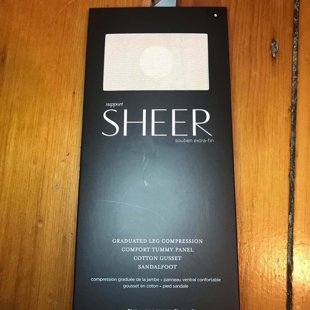 *NWT* A Pea in the Pod Maternity Nude Tights